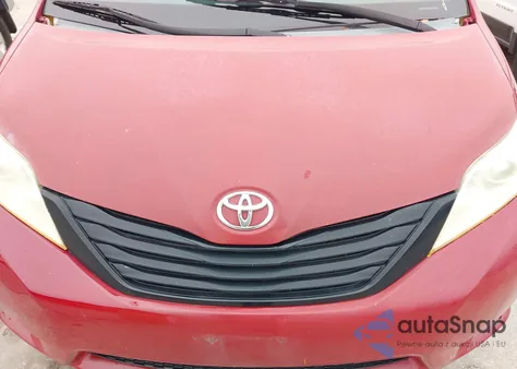 2012 Toyota Sienna Base V6 7 Passenger z USA, uszkodzony, nr VIN 5TDZK3DC0CS256616